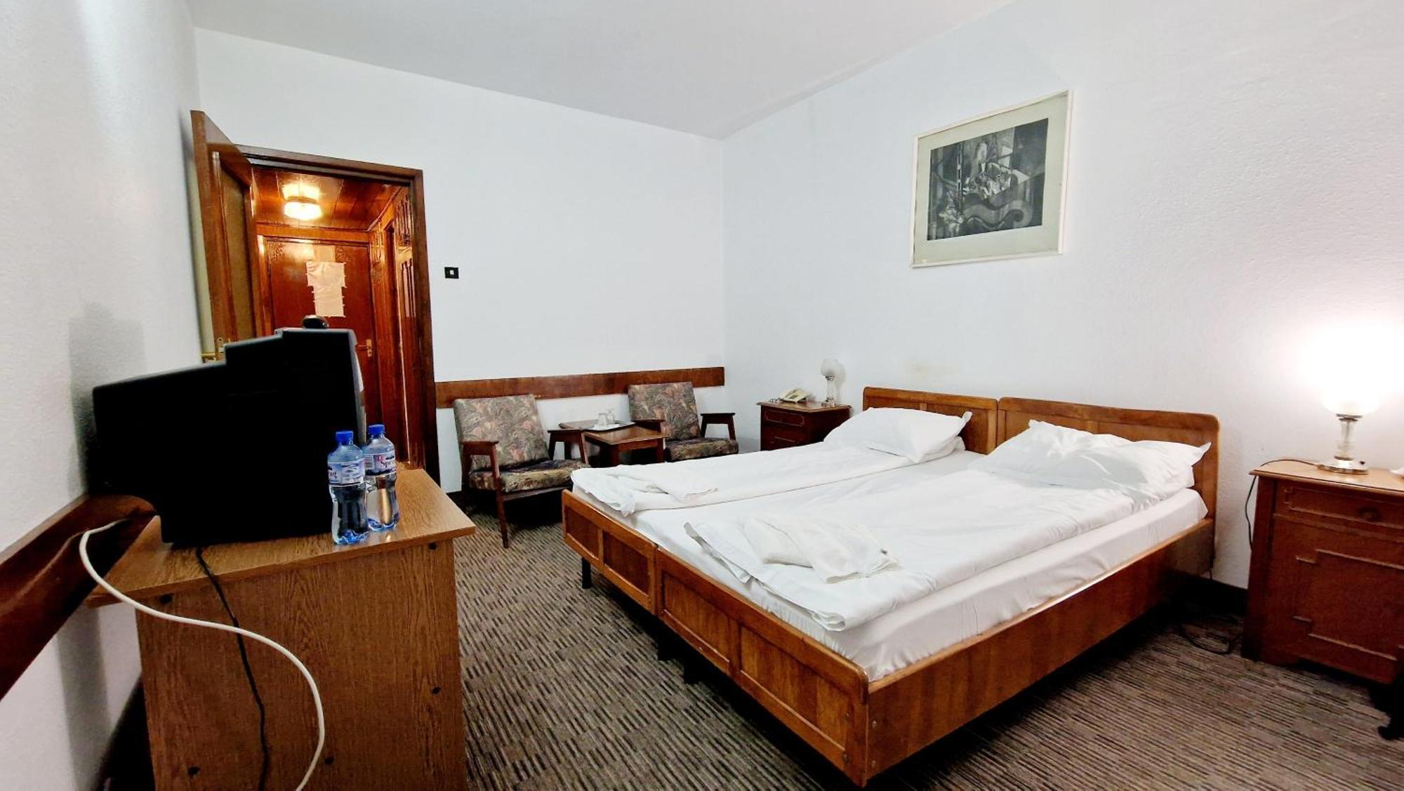 Hotel Bradul - Covasna Ngoại thất bức ảnh