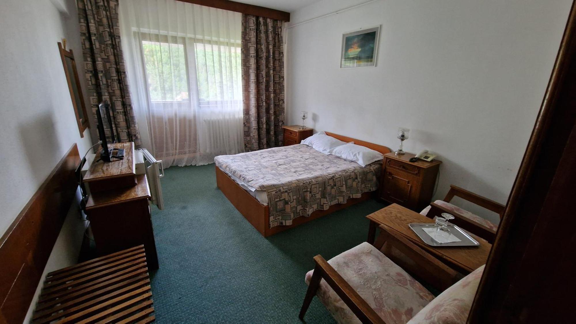 Hotel Bradul - Covasna Ngoại thất bức ảnh