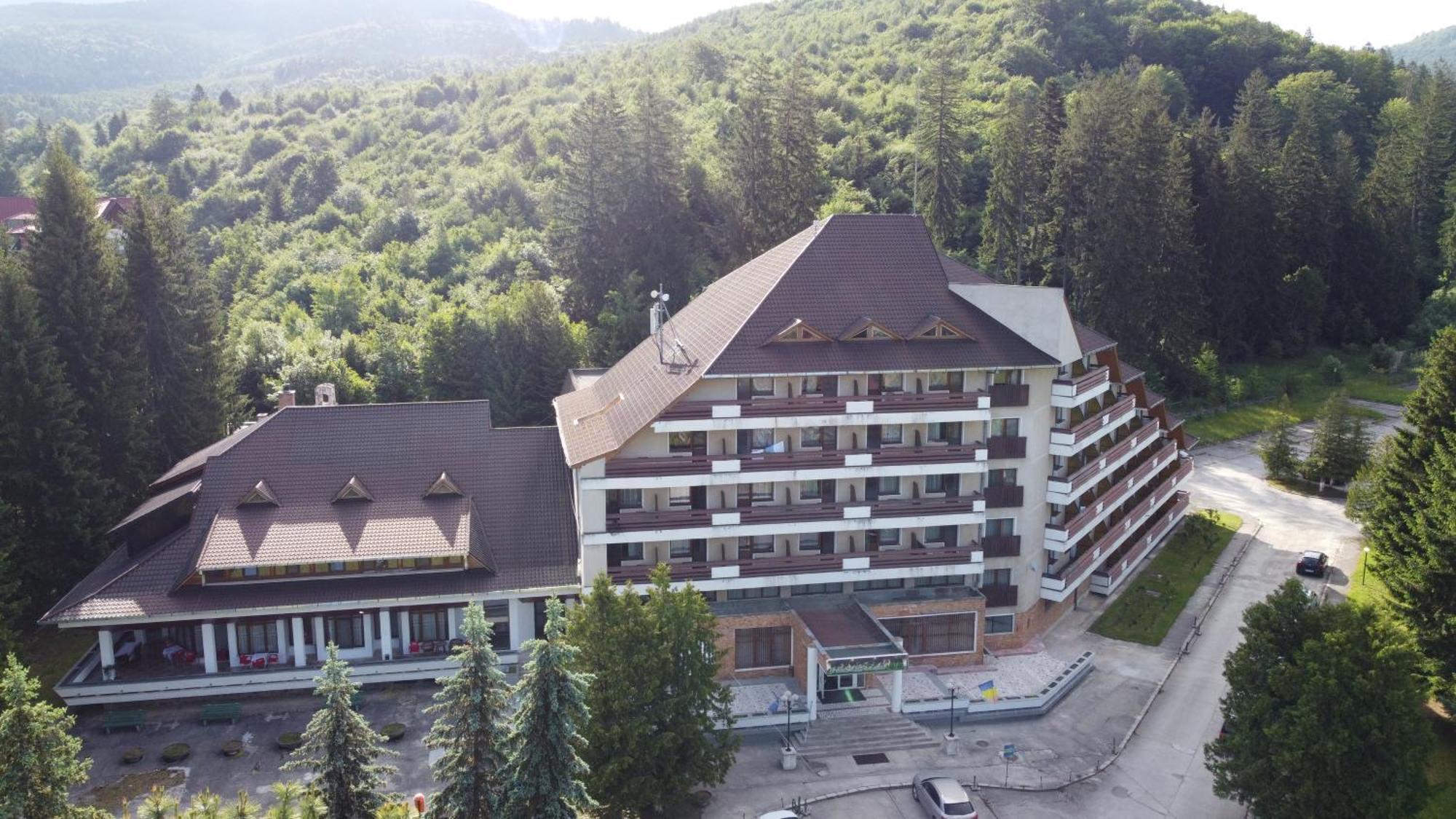Hotel Bradul - Covasna Ngoại thất bức ảnh